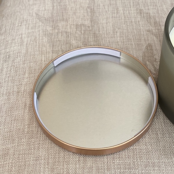 Lot of 2 SAND AND FOG 12 oz. Screenprint Teakwood Candle - Picture 8 of 10